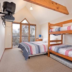 Square Bear Apartment Динър Плейн Екстериор снимка
